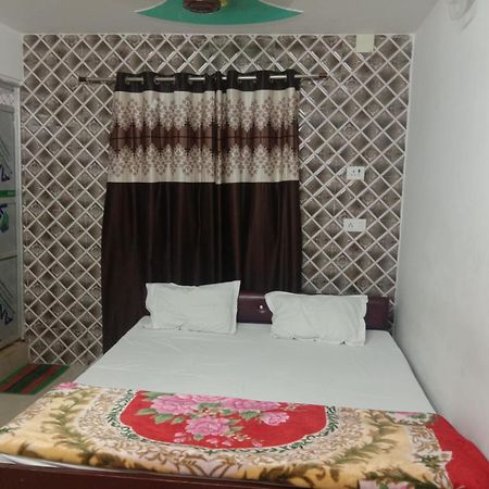 New Hotel Yatri Niwas Varanasi Exterior photo